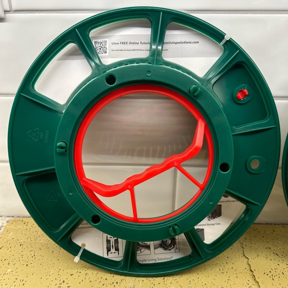 Simple Living 715001 Christmas Light & Ext. Cord Spinning Storage Reel Set of 2 - Picture 3 of 3